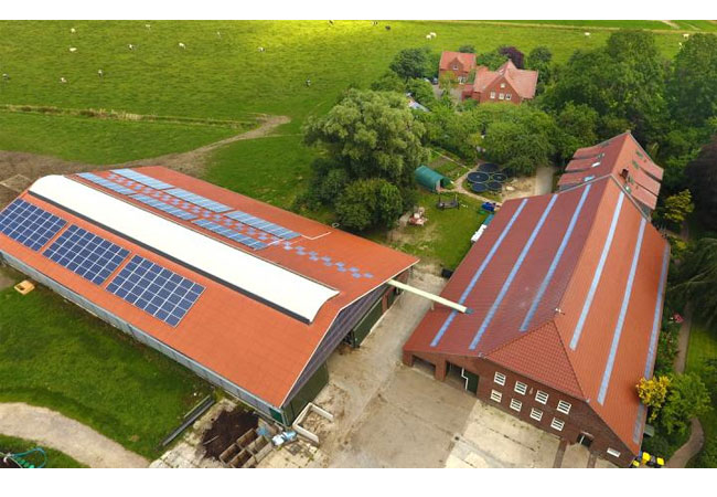 PB: Der Ommenhof produziert mit Stromspeicher und Photovoltaik über 70 Prozent seines Stromes