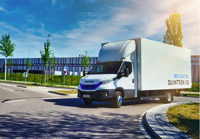 PB: Die Quantron AG realisiert, mit der Technik der AE Driven Solutions GmbH (AEDS), Wasserstoff-Antriebslösungen für Transporter ab 3,49 Tonnen.