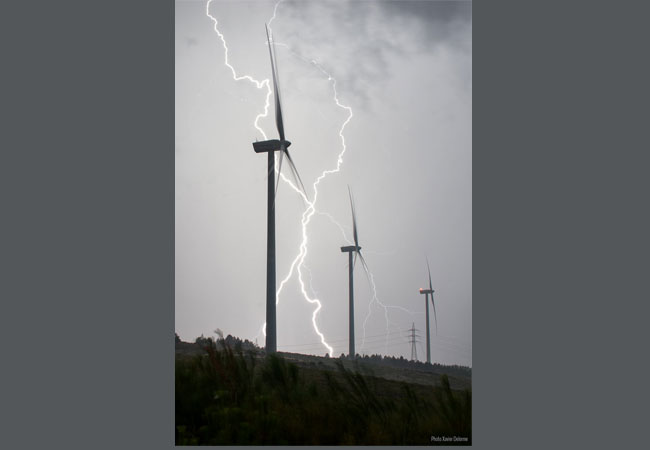 PB: Gewitter sind unkontrollierbare Ereignisse, die Tätigkeiten in zahlreichen Lebens- und Arbeitsbereichen beeinträchtigen können /  © Xavier Delorme 