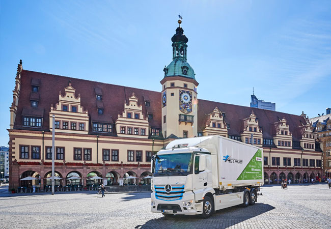 PB: Lokal CO2-neutraler Verteilerverkehr für Leipzig: DB Schenker zählt auf Mercedes-Benz eActros