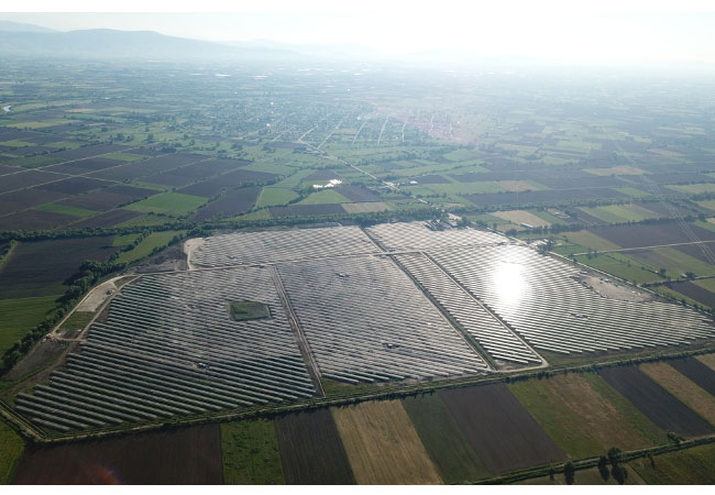 PB: Der Bau des bislang größten ABO Wind-Solarparks Megala Kalyvia (38 Megawatt) steht kurz vor Vollendung. Die aktuelle Kapitalerhöhung unterstützt die weitere Ausweitung des internationalen Geschäfts. Kürzlich hat sich ABO Wind Tarife für fünf weitere griechische Solarparks mit zusammen 50 Megawatt Leistung sowie zwei irische Windparks mit rund 27,6 Megawatt Leistung gesichert.