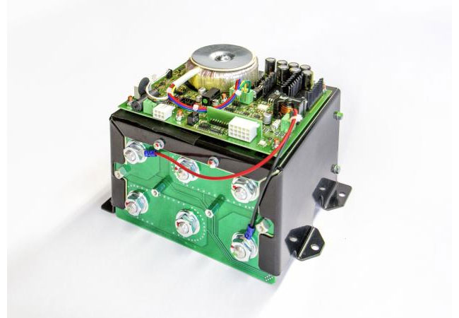 PB: FREQCON produziert und verkauft u.a. Retrofit Systeme für GE Anlagen. Hier: GE 1.5 MW 30 NM /