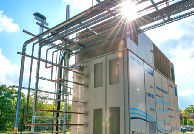 PB: 100 kW Brennstoffzellen-KWK-Anlage des ZBT.