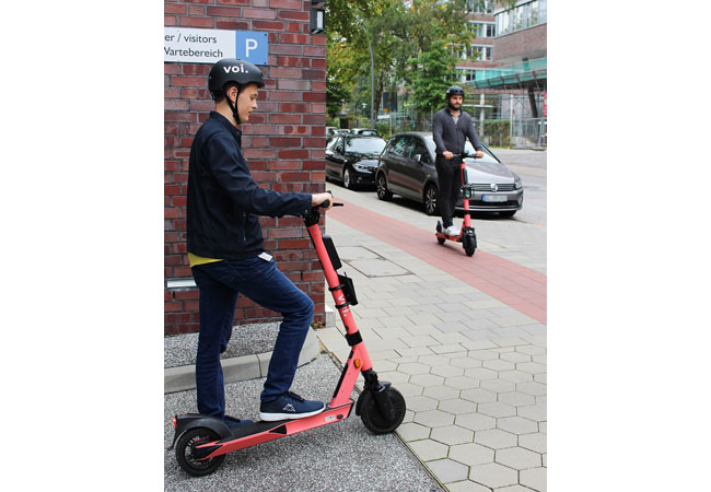 Voi stellt E-Scooter mit Kollisionserkennung und Ampelphasenoptimierung vor