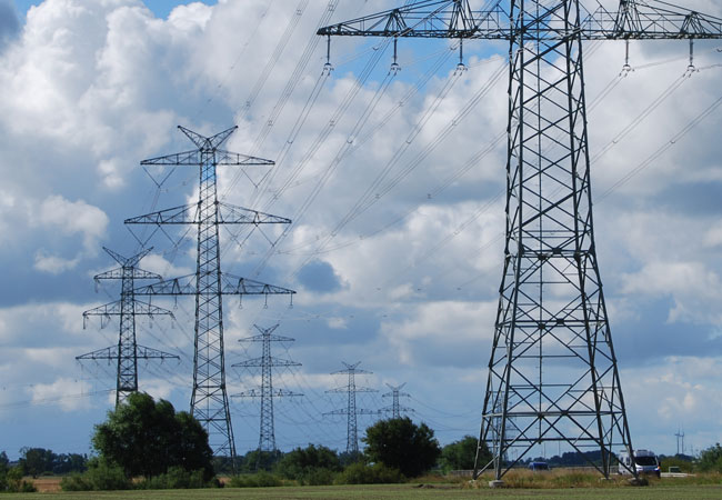 Wilhelmshaven – Conneforde überträgt die Energie weiter in Richtung der großen Verbrauchszentren / Foto: HB