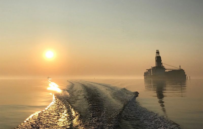 Abfahrt von der Mittelplate - künftig emissionsfrei mit Wasserstoff / Weiterer Text über ots und www.presseportal.de/nr/62733 / Die Verwendung dieses Bildes ist für redaktionelle Zwecke honorarfrei. Veröffentlichung bitte unter Quellenangabe: "obs/Wintershall Dea Deutschland GmbH/Sebastian Weihs"