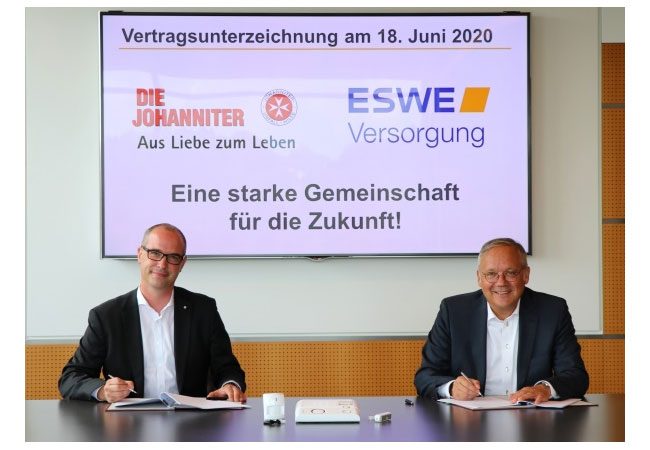 PB: Vertragsunterzeichnung in Mainz zur guten Zusammenarbeit (v. l.): Stefan Jörg, Regionalvorstand Johanniter Rheinhessen, und Ralf Schodlok, Vorstandsvorsitzender der ESWE Versorgungs AG. Vertragsunterzeichnung in Mainz zur guten Zusammenarbeit (v. l.): Stefan Jörg, Regionalvorstand Johanniter Rheinhessen, und Ralf Schodlok, Vorstandsvorsitzender der ESWE Versorgungs AG.