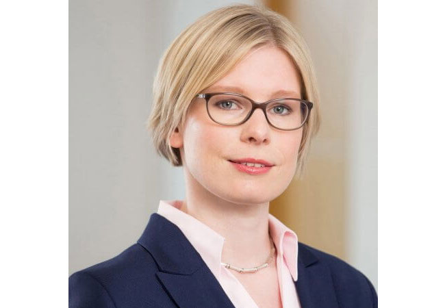 PB: CHRISTINE IS A PARTNER IN THE REGULATORY, PUBLIC LAW AND COMPETITION GROUP. Christine specialises in German and EU competition law and in energy law. She also advises on public procurement, state aid and sanctions related matters. Christine advises a diverse domestic and international client base on a broad range of competition law matters including merger control, joint ventures, co-operation and distribution schemes, investigations by competition authorities and compliance programmes. In the energy and infrastructure sectors, she has extensive expertise in the regulatory aspects of renewable and conventional energy projects, with a focus on permit, grid connection and remuneration of onshore and offshore wind projects. Clients include investors, banks, project developers and utilities.