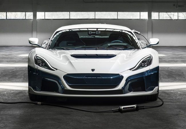 PB: Die Juice Technology AG, Herstellerin von Ladestationen und -software, führend bei mobilen Ladestationen für Elektrofahrzeuge, liefert als offizieller Zulieferer den mobilen Charger für den Rimac C_Two.