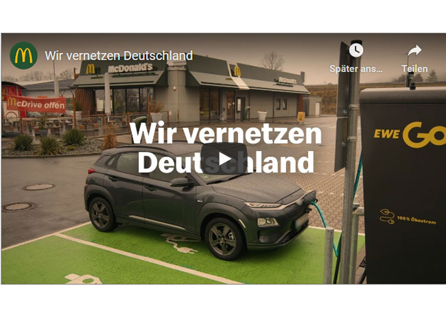 PB: Video: An immer mehr McDonald’s Restaurants kannst du dein E-Auto aufladen. In einer Kooperation mit EWE GO statten wir bis 2025 über 1.000 Restaurants mit Schnellladestationen aus – durchschnittlich alle 18,6 Kilometer.