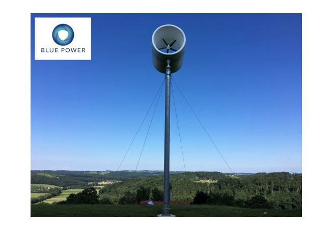 PB: Die BlueOne freistehend auf einem Mast montiert