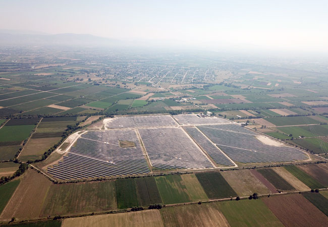 PB: ABO Wind verkauft zwei Solarparks (45 Megawatt) in Griechenland schlüsselfertig an Blue Elephant Energy