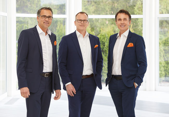 PB: Geschäftsführer der Kübler Group Lothar W. Kübler Geschäftsführer Vertrieb/MarKom Martin Huth Geschäftsführer der Kübler Group Gebhard F. Kübler