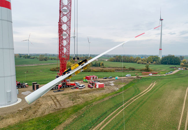 Neigewinkel von ±30 Grad – für die RBC-Traversen von ematec kein Problem. Foto: ematec