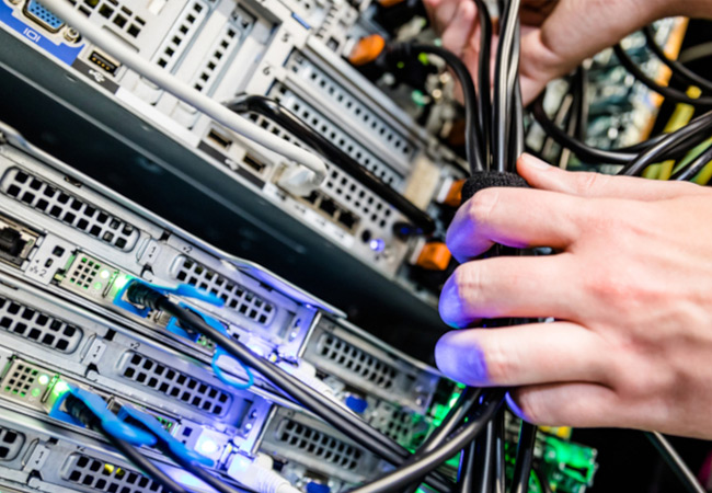 PB: In dem Schwerpunktprogramm sollen Konzepte und Methoden für bessere Computersysteme entwickelt werden. / © Simone Reukauf | Universität Osnabrück