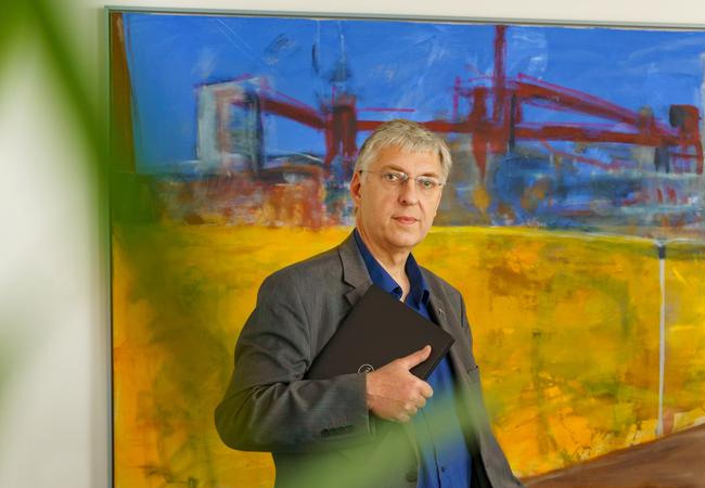 pb. Prof. Dr. Kai van de Loo erforscht am FZN die wirtschaftspolitischen Aspekte der Nachbergbauzeit. 7 Volker Wiciok/THGA