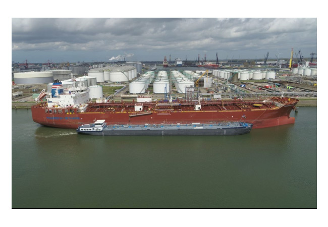 PM: Zusammenarbeit mit dem Rotterdamer Hafen, Vopak, NYK und TankMatch, um die weltweit erste Barge-to-Ship-Bunkerung von Methanol zu starten