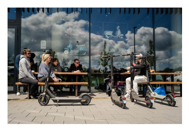 PB: Das SIP Team wird geschult auf die neuen E-Scooter Modelle 2021 (© SIP Scootershop )