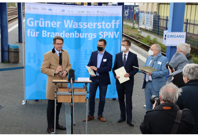 PB: PB: Bundesverkehrsminister Andreas Scheuer überreicht rund 25 Millionen Euro Fördermittel an Verbundvorhaben in den Brandenburger Landkreisen Barnim und Oberhavel