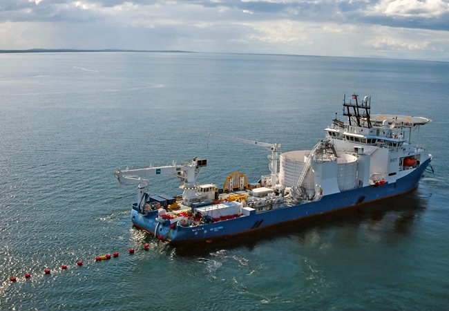 PB: Die Installation der Seekabel wurde von der NKT Victoria, dem „grünsten“ Kabellegeschiff der Branche, durchgeführt. ©NKT