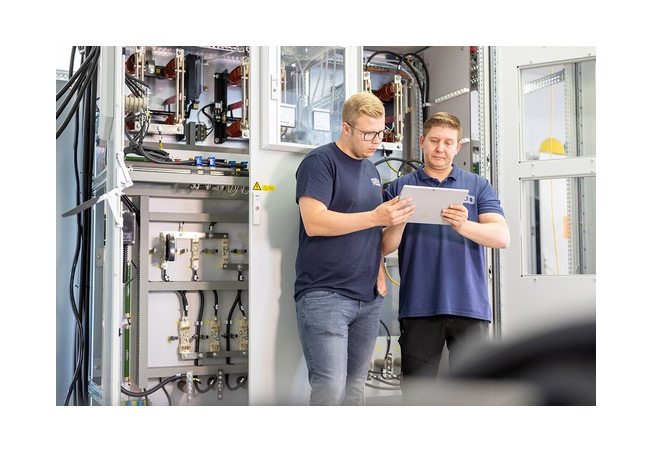 PB: Individuelle Prüfsysteme für E-Fahrzeug-Komponenten 