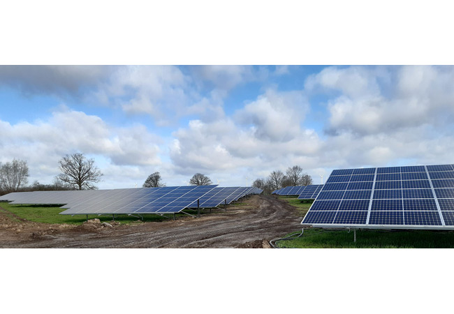 PB: Solarpark Schönfeld der Energiequelle GmbH geht in Betrieb