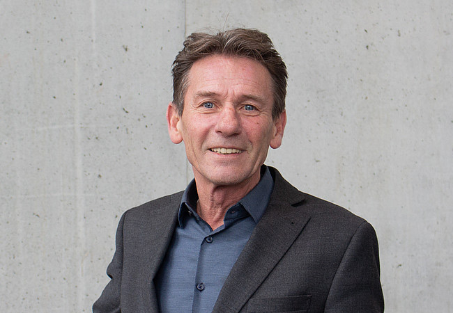 PB: Prof. Dr. Werner Beba leitet das CC4E seit über 10 Jahren, er ist Professor für Marketing am Department Wirtschaft der HAW Hamburg / © HAW Hamburg / CC4E