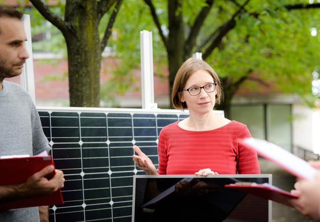 PB: Zum Wintersemester 2021/2022 startet an der Berlin Professional School der HWR Berlin ein neuer Online-Studiengang „Master (M.Sc.) Business Management – Green Energy and Climate Finance.