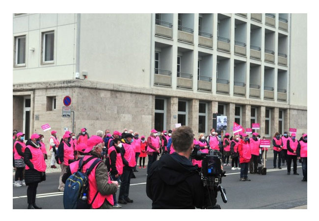 PB: Von der 1. Mai-Kundgebung 2021 des DVG vor dem Thüringer Landtag. (© Quelle: DVG – K-media & PR, Thomas Kießling)