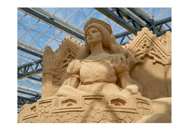 PB: Meisterwerke aus Sand in der Sandskulpturen-Ausstellung 2021 in Prora auf Rügen (© Ostseeappartements Rügen)