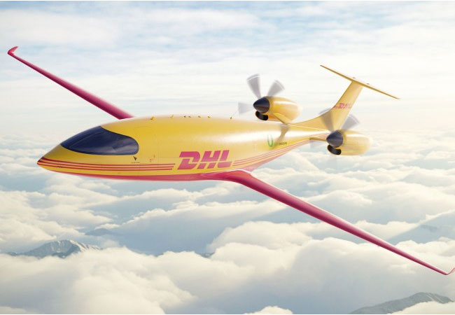 PB: Alice kann von einem einzelnen Piloten geflogen werden und über 1.200 Kilogramm (2.600 Pfund) an Fracht transportieren.
