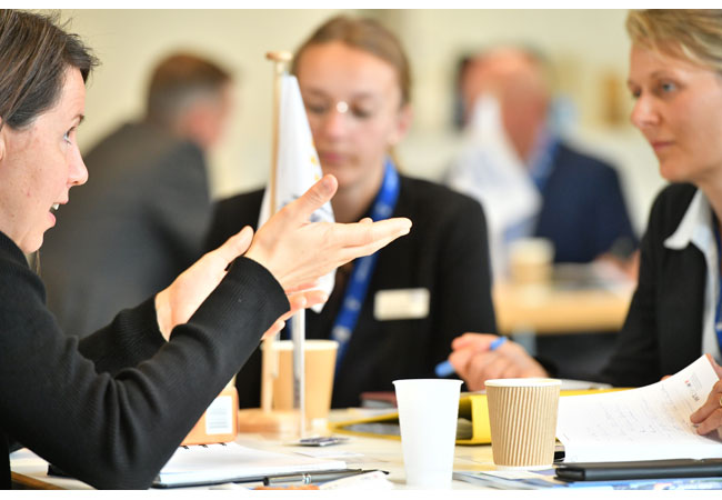 Austausch-und-Vernetzung-auf-der-HUSUM-Wind-2021