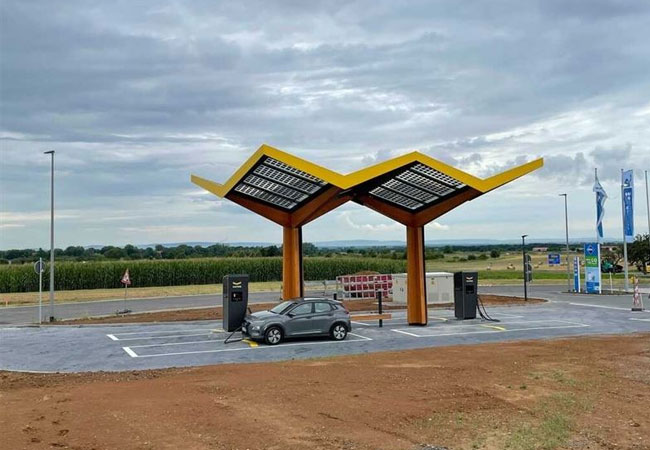 PB: Fastned eröffnet neuen Ladehub nahe Schweinfurt