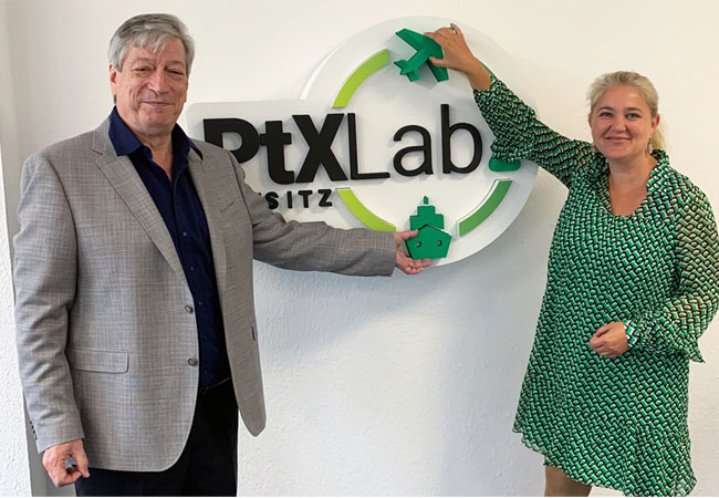 PB: Corinna Enders und Harry Lehmann bei der Eröffnung des PtX Lab Lausitz in Cottbus. / © PtX Lab Lausitz
