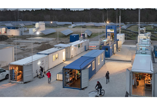 PB: Im Energy Lab 2.0 können die Wissenschaftler des KIT Wasserstoff und damit zusammenhängenden Prozesse erforschen und direkt erproben. / Foto: Markus Breig, KIT