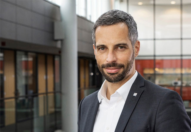 PB: Kommunikationsdirektor Janis Eitner verlässt Fraunhofer und wird als Vice President Kommunikationschef der Webasto SE. / © Fraunhofer