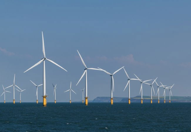 PB: Offshore Windpark (Foto: Riekelt Hakvoort/Shutterstock) / Copyright: Riekelt Hakvoort/Shutterstock / Herausgeber: TÜV Rheinland