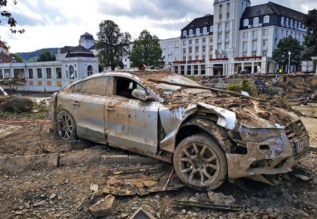 PB: Zerstörter PKW nach der Flutkatastrophe im Ahrtal. © SWR