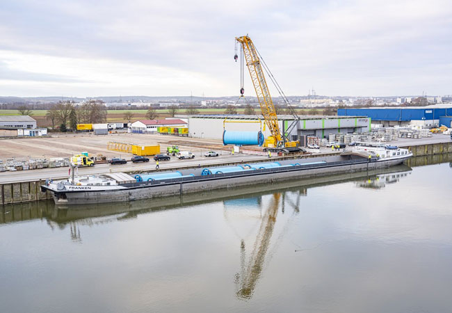 PB: Erdkabellieferung für das TenneT Gleichstromprojekt SuedOstLink im bayernhafen Regensburg. (Bildquelle: bayernhafen Regensburg - M. Ziegler)