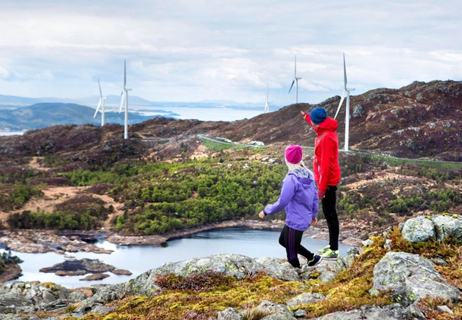 PB: Appell an die Politik: Die Fesseln für den Windkraft-Ausbau müssen fallen / Windpark "Tesla" in Norwegen: Ein Modell für Deutschland? / Foto: © die Bayerische