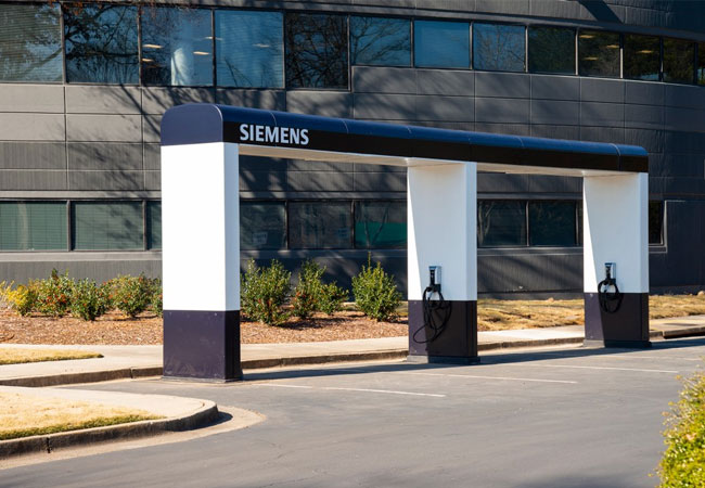 PB: Installiert in nur drei Tagen: Prototyp der Ladeinfrastruktur auf dem Gelände des Siemens-Forschungs- und -Entwicklungszentrums für elektrische Produkte und eMobility-Lösungen in Peachtree Corners im US-Bundesstaat Georgia.