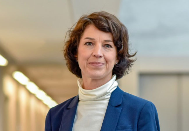 PB: Prof. Erica Lilleodden startet als Institutsleiterin des Fraunhofer IMWS. / © Fraunhofer IMWS / Markus Scholz