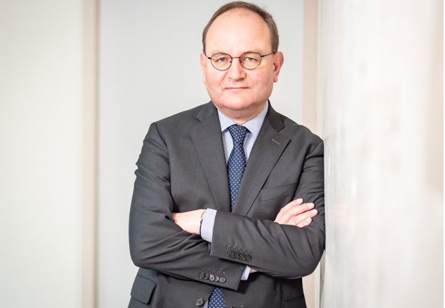 PB: Ottmar Edenhofer, der  weltweit einzige "Experte für die CO2-Steuer" und den "Emissions-Ablass-Handel" wird zur EU-Klimagesetzgebung berufen / ©: PIK