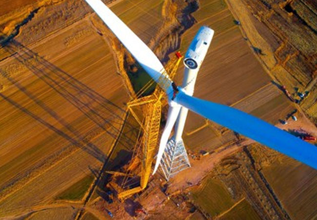 PB: Der XGC15000A ist der erste Windkraft-Raupenkran der Welt der eine Hubhöhe von 170 Metern erreicht / © XCMG