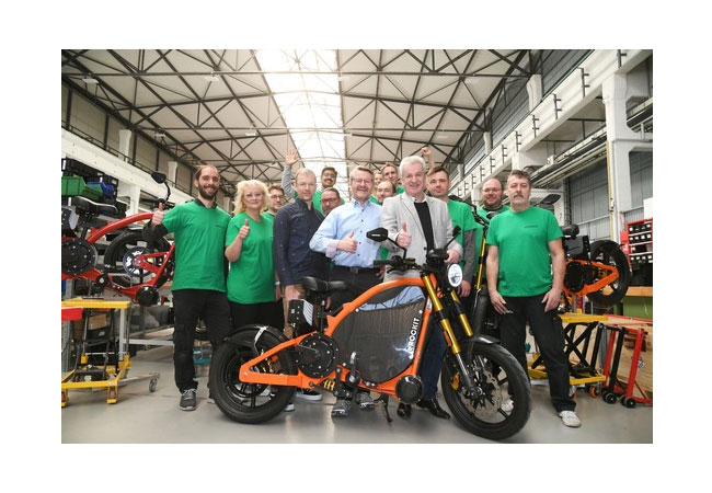 PB: Das eROCKIT Team in der Produktion in Hennigsdorf bei Berlin