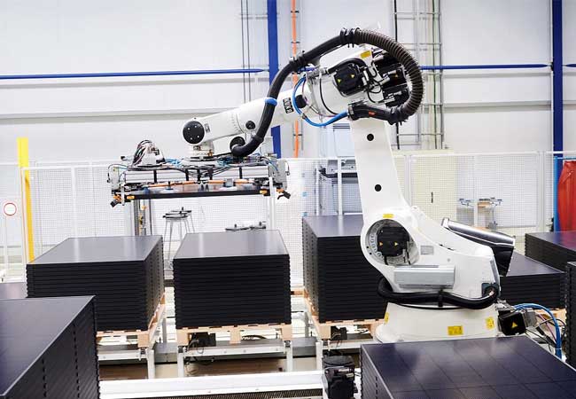 PB: Meyer Burger baut zusätzliche Fertigungskapazität für Solarmodule in Deutschland auf und optimiert so den Ausbau auf 1,4 Gigawatt für 2023