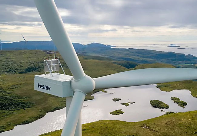 PB: The V172-7.2 MW™ improves Annual Energy Production by over 12% comparing to the V162-6.2 MW™ in low wind conditions through enhancements in powertrain and power conversion systems. Flexible ratings of 6.5 MW, 6.8 MW and 7.2 MW combined with available CoolerTop options expands the site applicability across cold and hot desert-like conditions.
