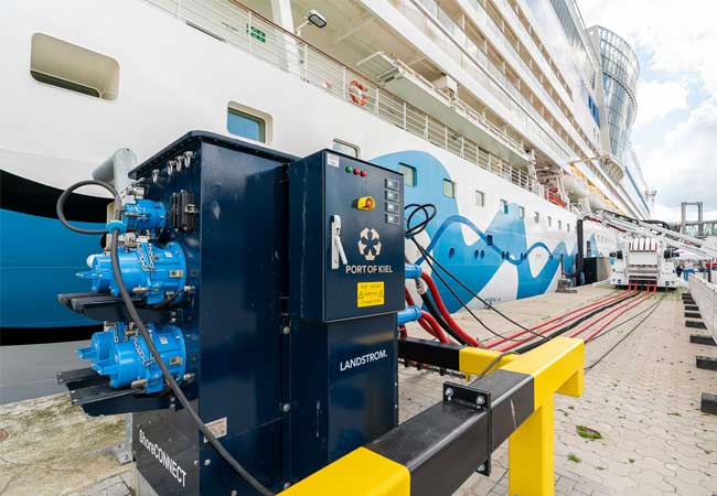 PB: Siemens wird bis Ende 2023 zwei neue Landstromanlagen im Kieler Ostuferhafen errichten. Damit soll eine Parallelversorgung von bis zu drei Passagier-, Fracht- oder Fährschiffen ermöglicht werden. Auftraggeber für das Bauprojekt mit einem Investitionsvolumen von insgesamt 17 Millionen Euro ist die Seehafen Kiel GmbH & Co. KG.