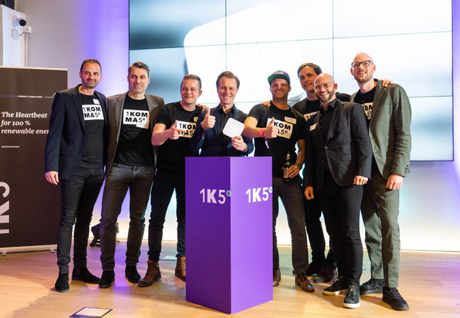 PB: v.r.n.l.: Jannik Schall, Nico Baggen, 1KOMMA5° CEO Philipp Schröder, Pascal Postler, AEROCOMPACT CEO Mathias Muther, Julian Kirsch, Željko Jurakić und Ivan Petrusic. / Copyright: 1KOMMA5°