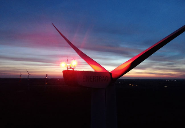 PB: Staatssekretär*in Kellner für zügiges Ende blinkender Windkraftanlagen
